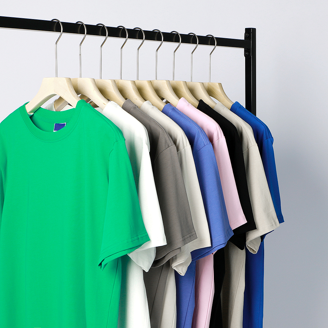 糖果色短袖T恤挂拍摆拍