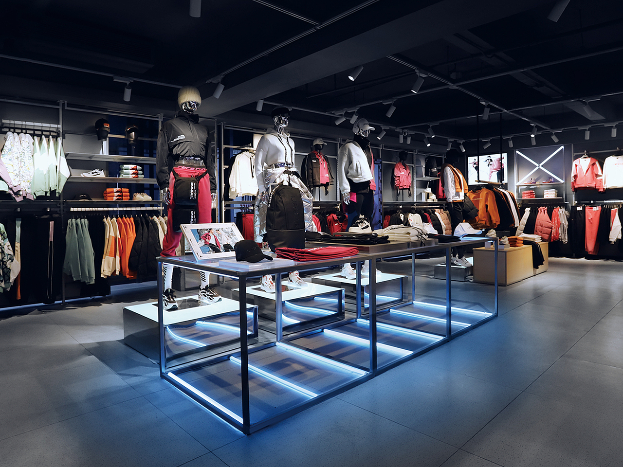 深圳特步001运动旗舰店视觉设计