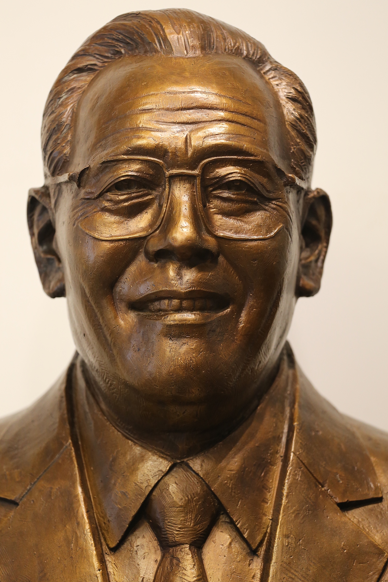 肖像雕塑：之（陈光中先生）刘杰作品（图ZMjA4MzMyNjU2） - 雕塑 - 站酷设计师刘杰雕塑作品原创素材 - 站酷ZCOOL