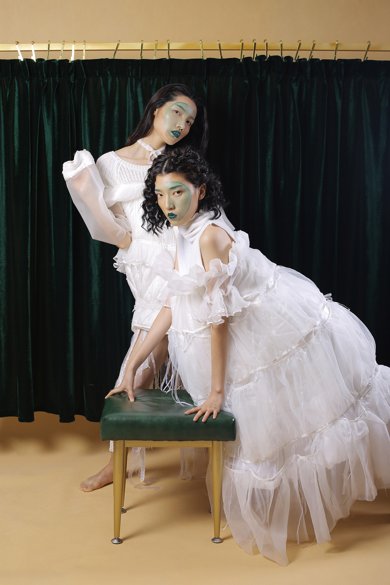 「White and green」