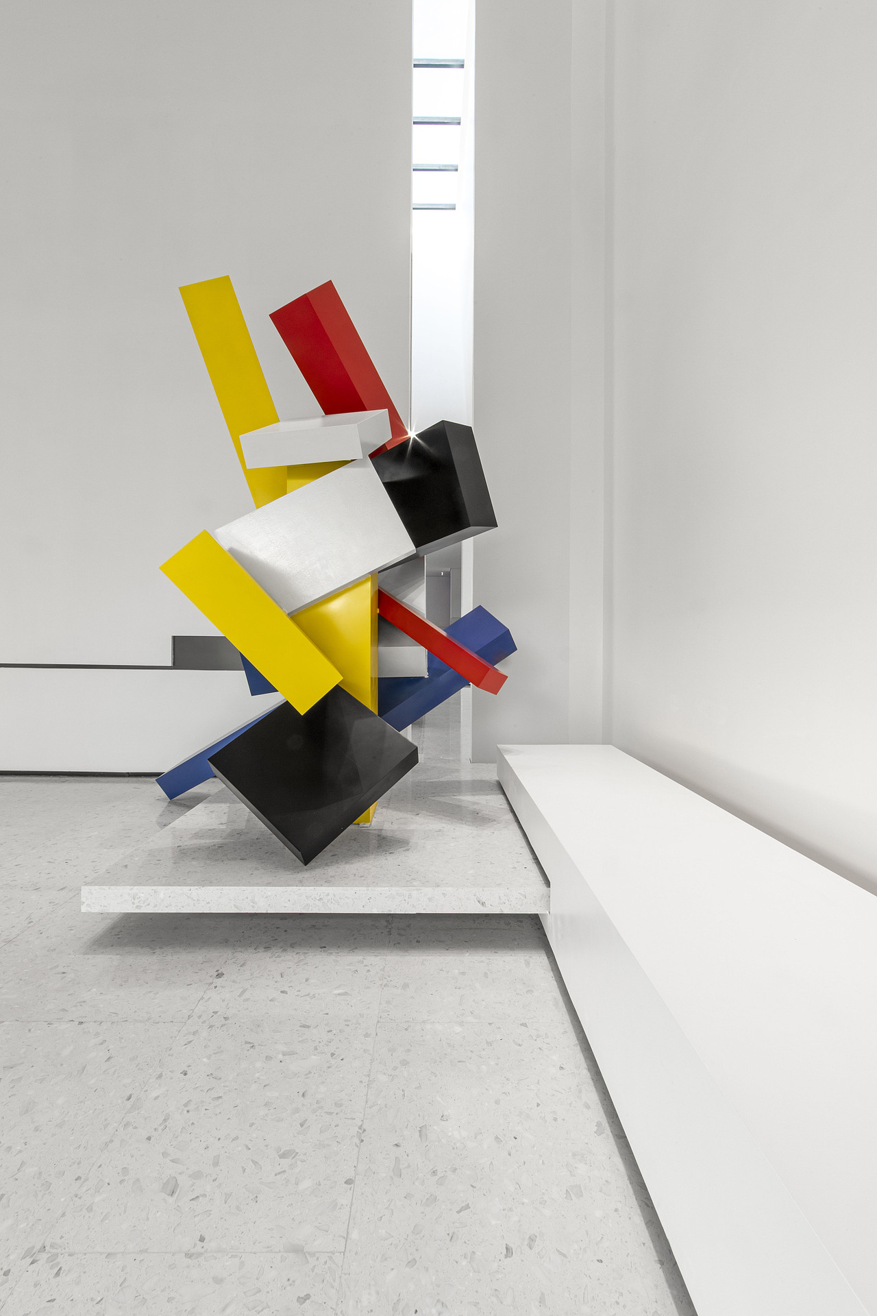 致敬.蒙德里安，极简纯粹的售楼部设计！