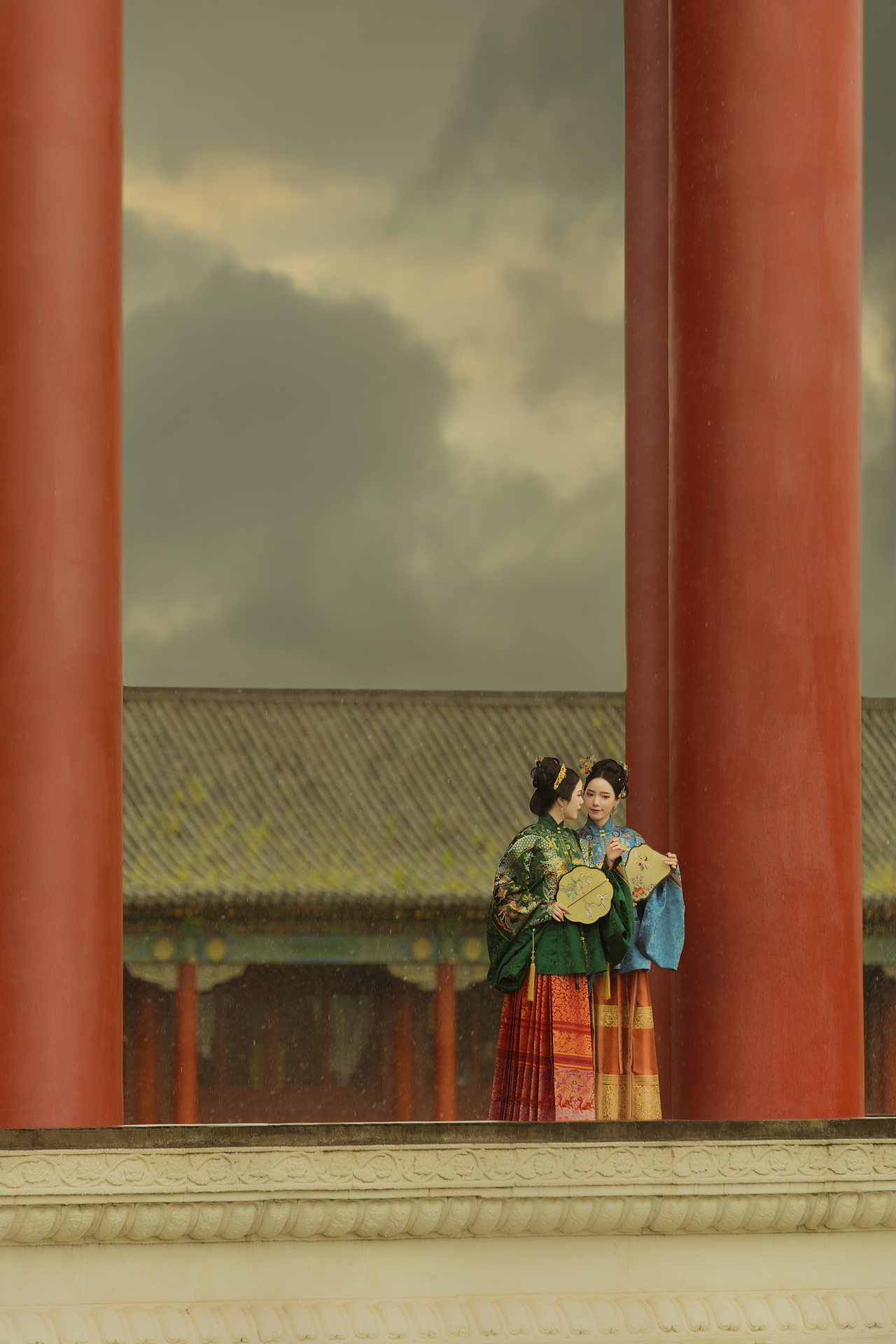 雨中紫禁城（图ZMzE4OTQ3NjQ4） - 人像摄影 - 站酷设计师安柏小姐原创素材 - 站酷ZCOOL