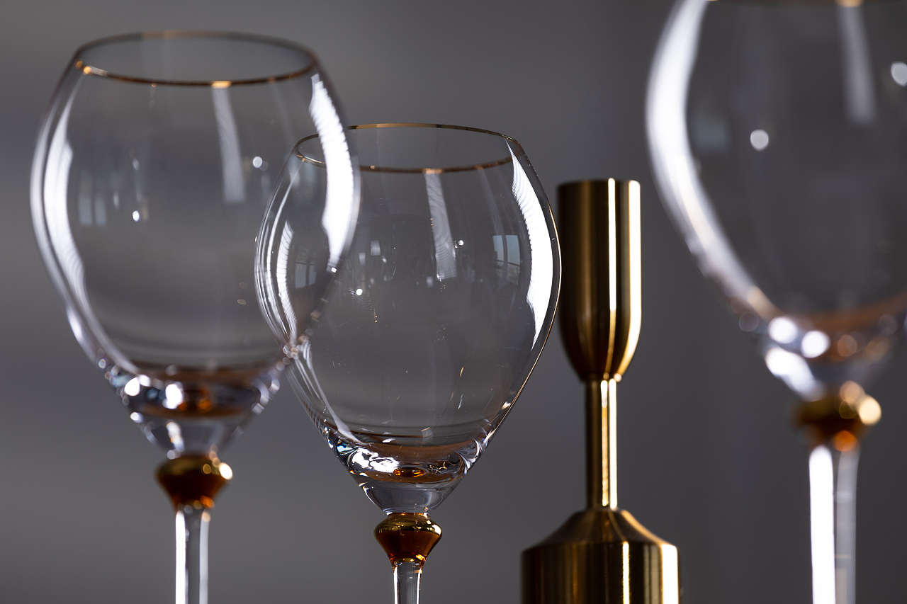 《夜太黑》| 高脚杯 | 葡萄酒杯 | 饮具