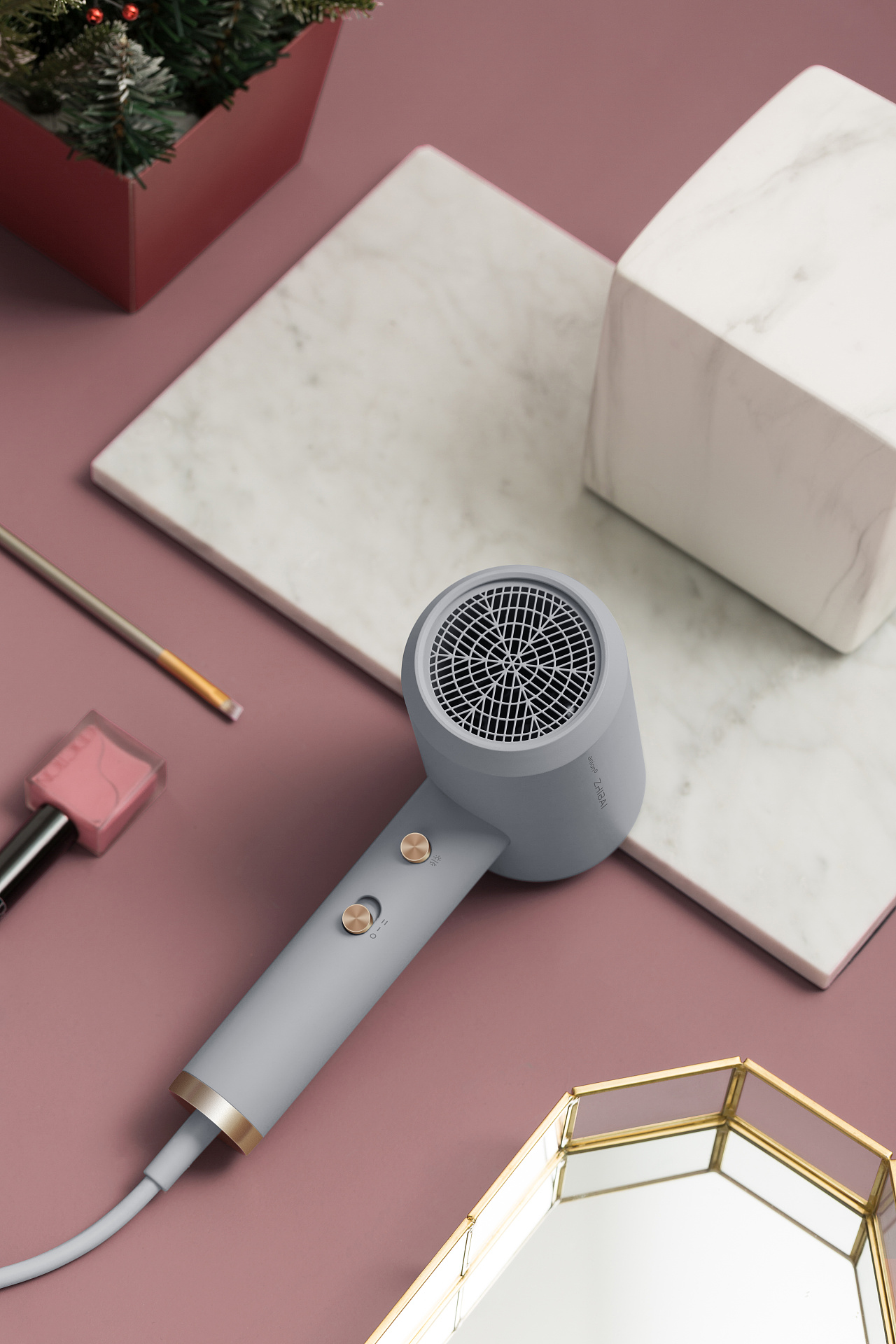 直白吹风机场景创意图与视频