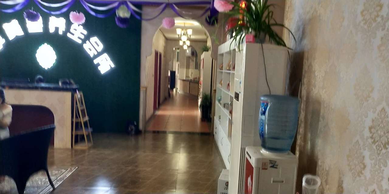 芳享美容院加盟山东店装修实景图（图ZMTE3NTIxMzY0） - 家装设计 - 站酷设计师美容院连锁加盟原创素材 - 站酷ZCOOL