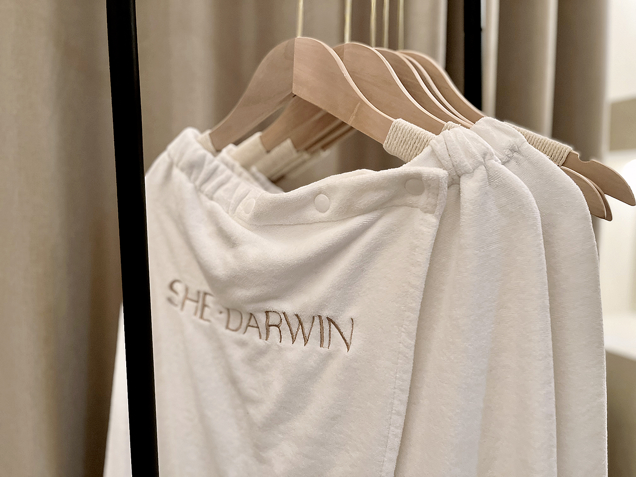 又异×达尔文 | SHE·DARWIN 颜肤论品牌设计全案