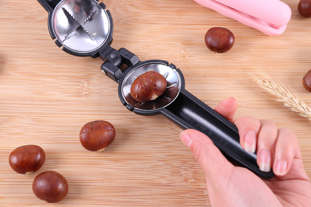 B02厨具\C99-其他\V19板栗夹塑料款