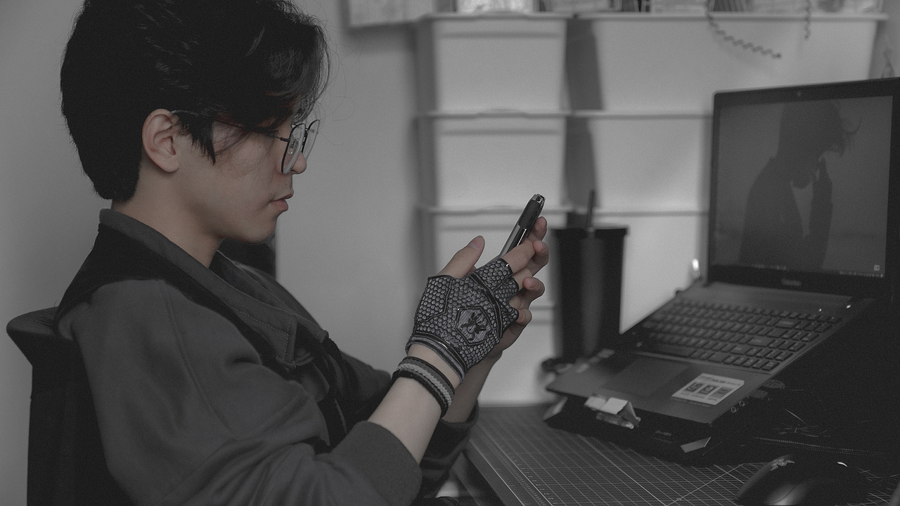 頑固子弟 | 孤僻（圖ZMjQ1NjY1MjIw） - 人文/紀(jì)實(shí)攝影 - 站酷設(shè)計(jì)師材貳少原創(chuàng)素材 - 站酷ZCOOL