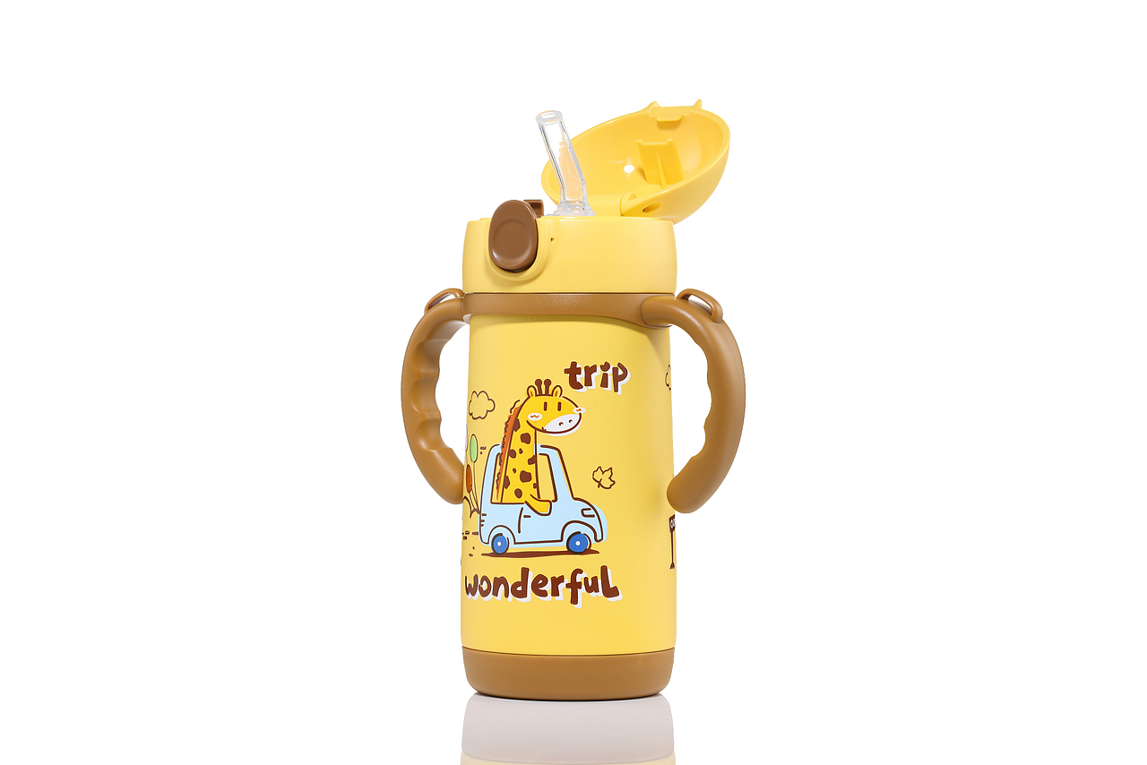 曙曦儿童保温杯白底拍摄（图ZMzQ5Nzg3MDg0） - 产品摄影 - 站酷设计师上海摄影师大雄原创素材 - 站酷ZCOOL