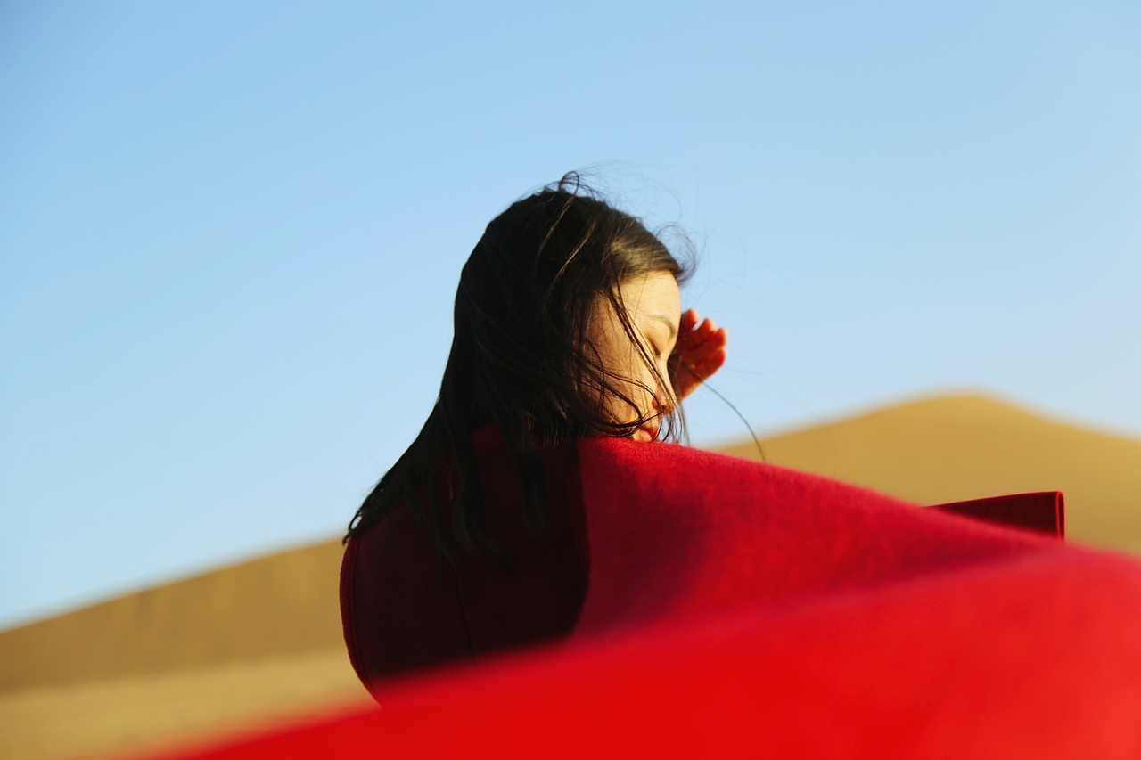 沙漠里的树（图ZOTY5Njc1Mjg=） - 人像摄影 - 站酷设计师浪里小哪吒原创素材 - 站酷ZCOOL