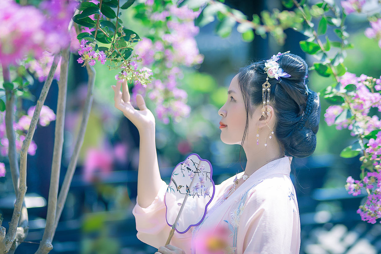 小米仪教汉服游余荫