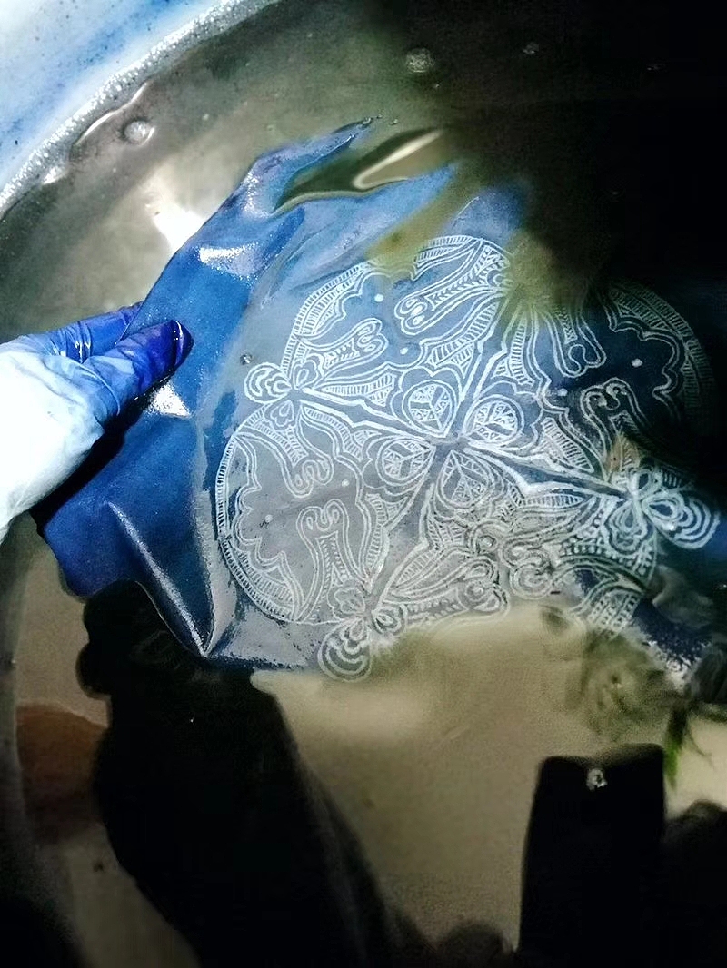 草木染口金包 | 传统蜡染（蓝染）口金手工包包（图ZMTE3ODU3OTY0） - 其他手工艺 - 站酷设计师屋檐手创原创素材 - 站酷ZCOOL