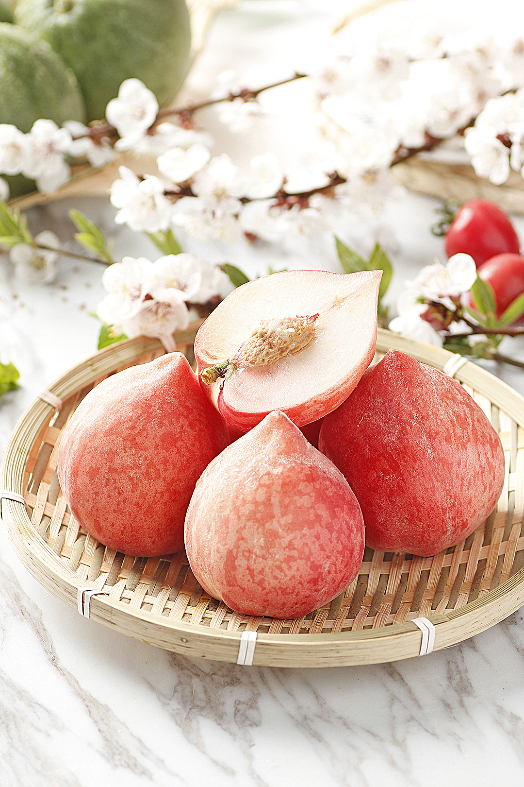 春季里最早上市的水蜜桃了