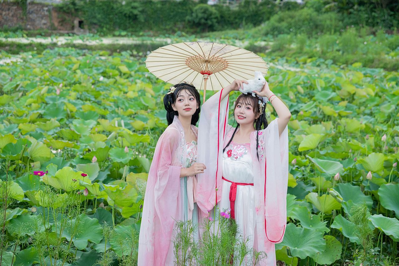 这古灵精怪的样子好可爱呀~