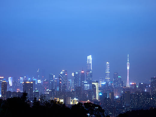 白云山夜色