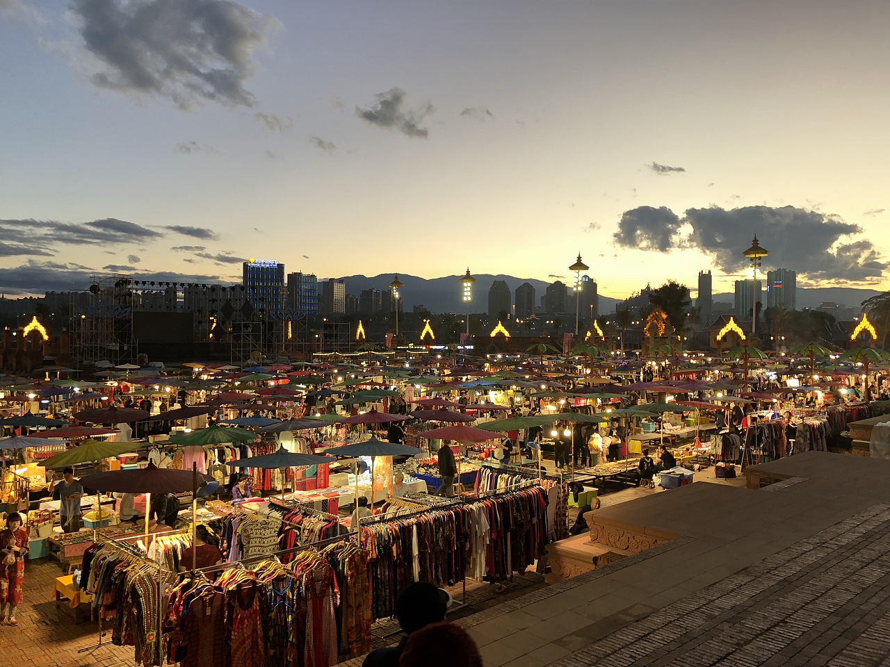 西双版纳📱游客照（图ZMTY1ODMxNjk2） - 人文/纪实摄影 - 站酷设计师1二叁拾原创素材 - 站酷ZCOOL