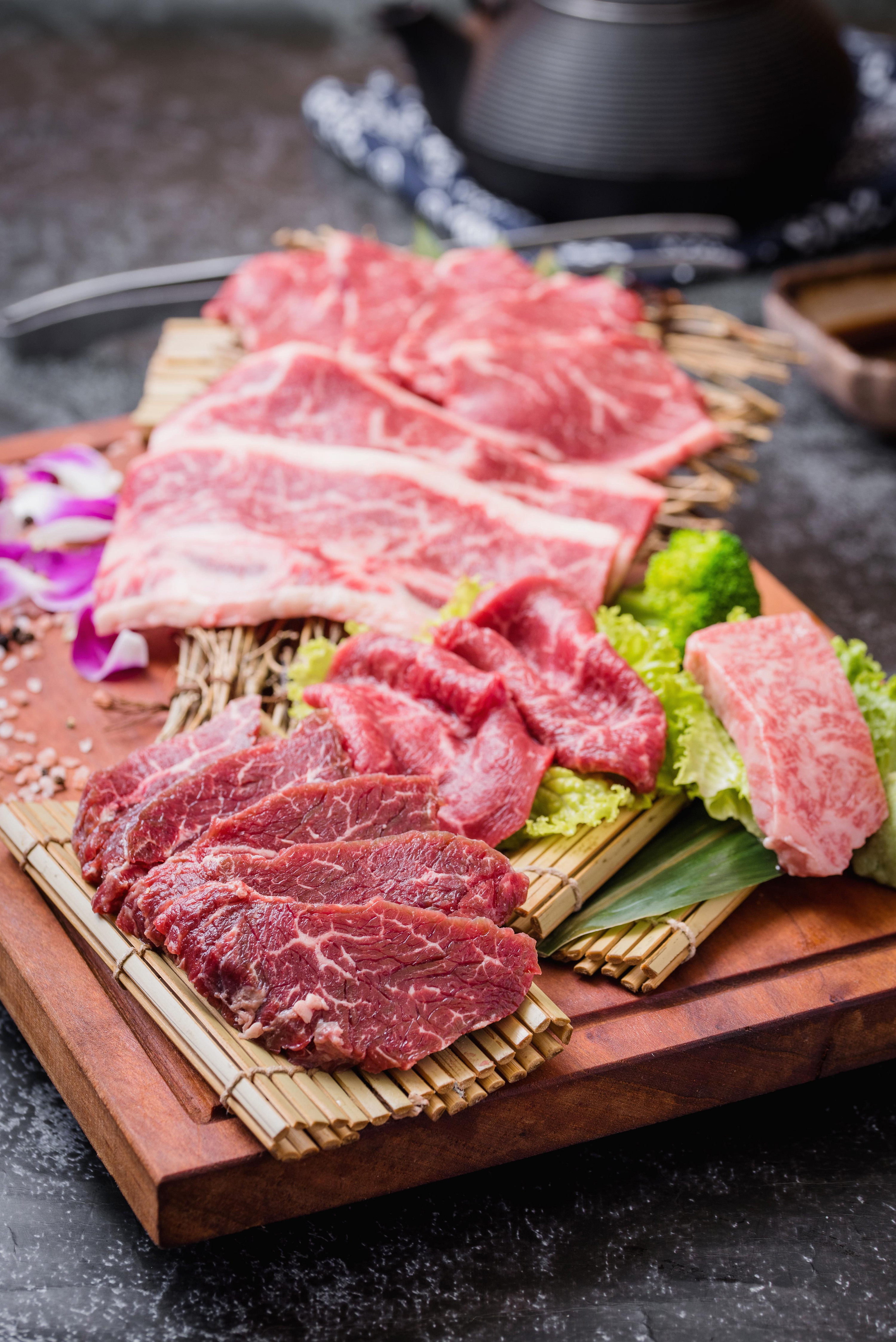 吉楽丸烧肉·深夜酒馆生牛肉拍摄