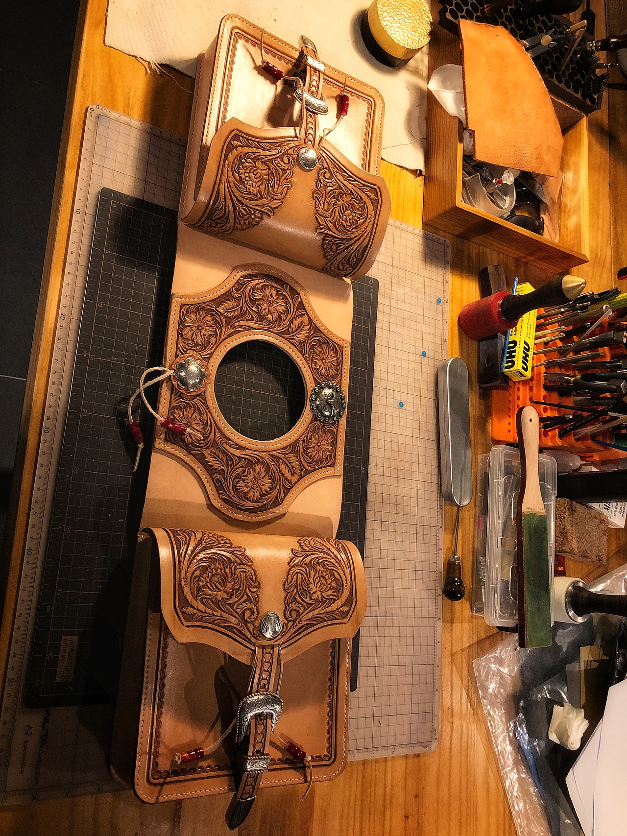 谢里丹皮雕马鞍包