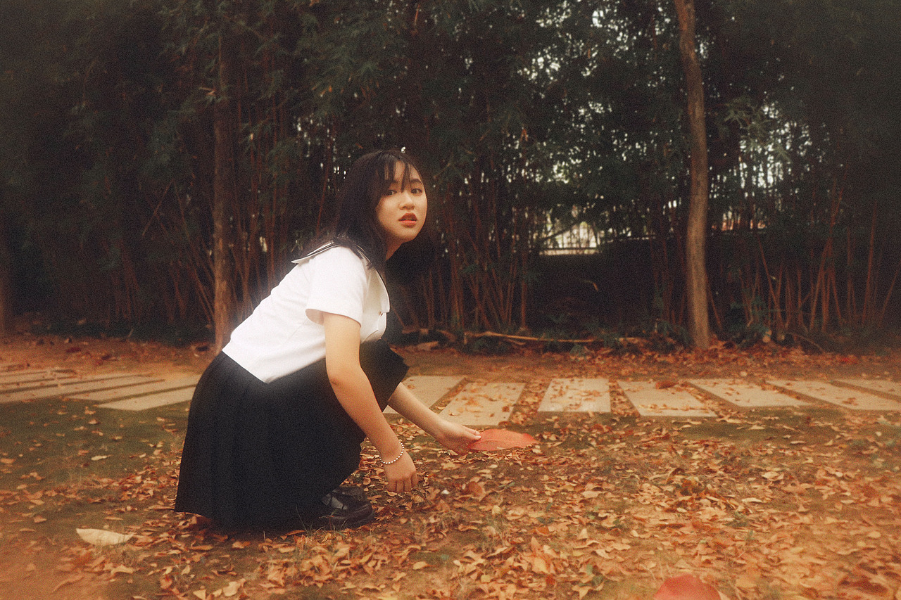 落叶与秋（图ZMTgxNDgzODMy） - 人像摄影 - 站酷设计师夏河马原创素材 - 站酷ZCOOL