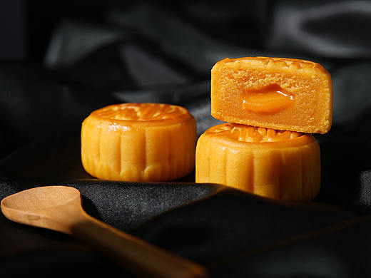 奶黄流心月饼