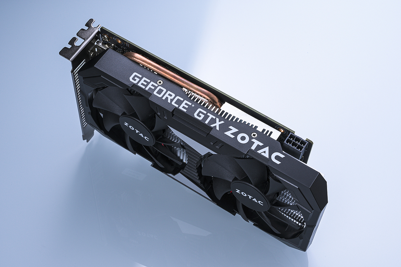 索泰GTX 1650S B显卡图赏