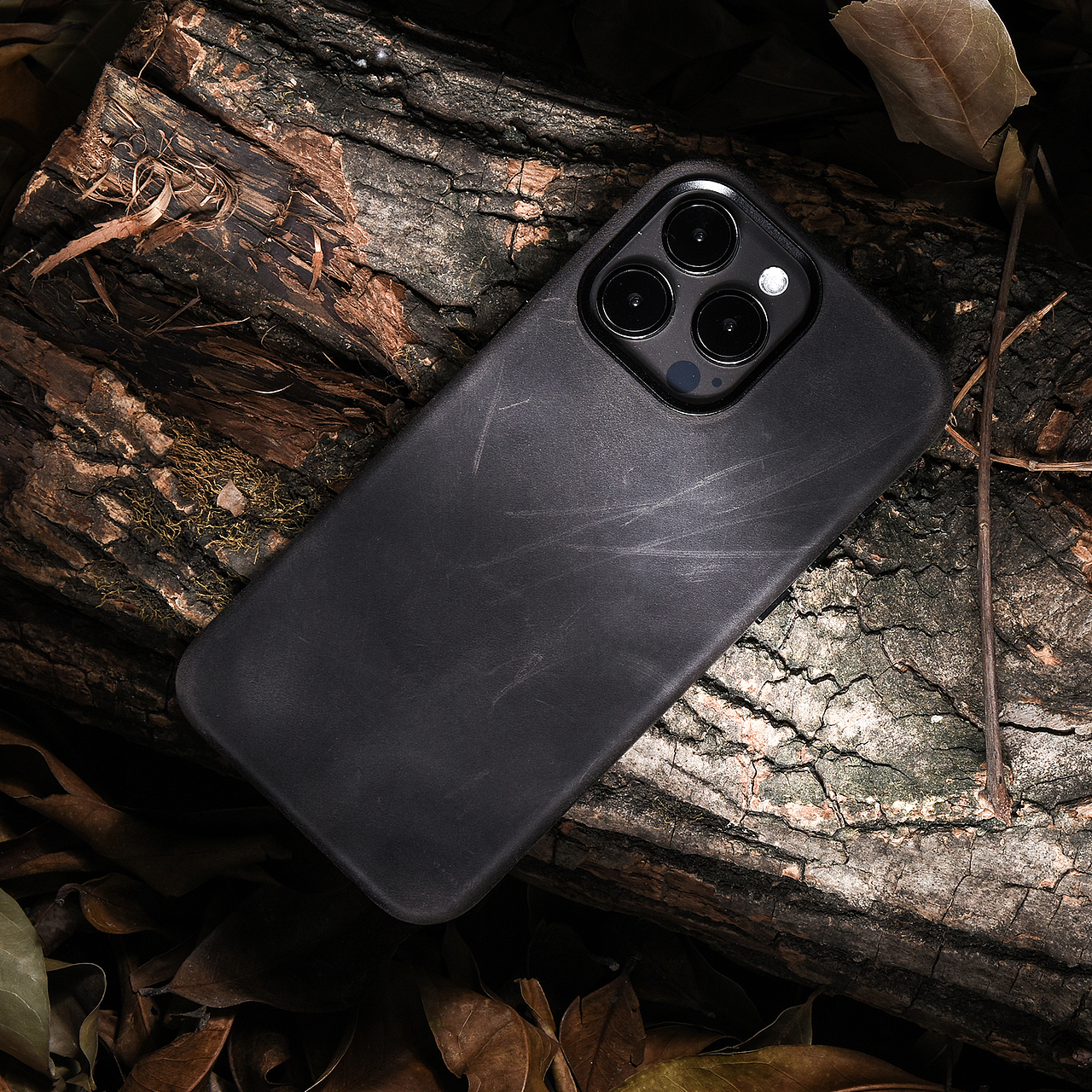 皮质手机壳拍摄（图ZMzYzODIzMDY4） - 产品摄影 - 站酷设计师颜点摄影原创素材 - 站酷ZCOOL