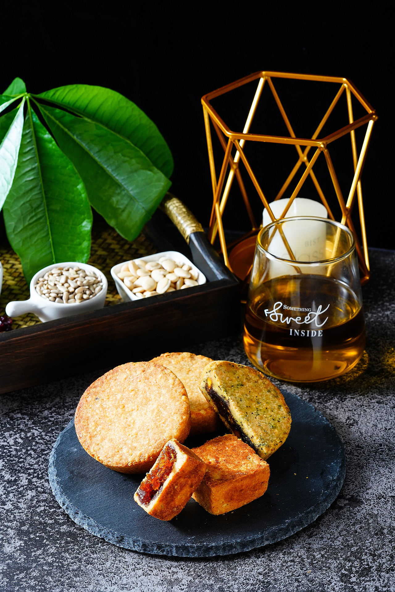 不像月饼的月饼（图ZMTY3OTA5Njcy） - 产品摄影 - 站酷设计师言某木木原创素材 - 站酷ZCOOL