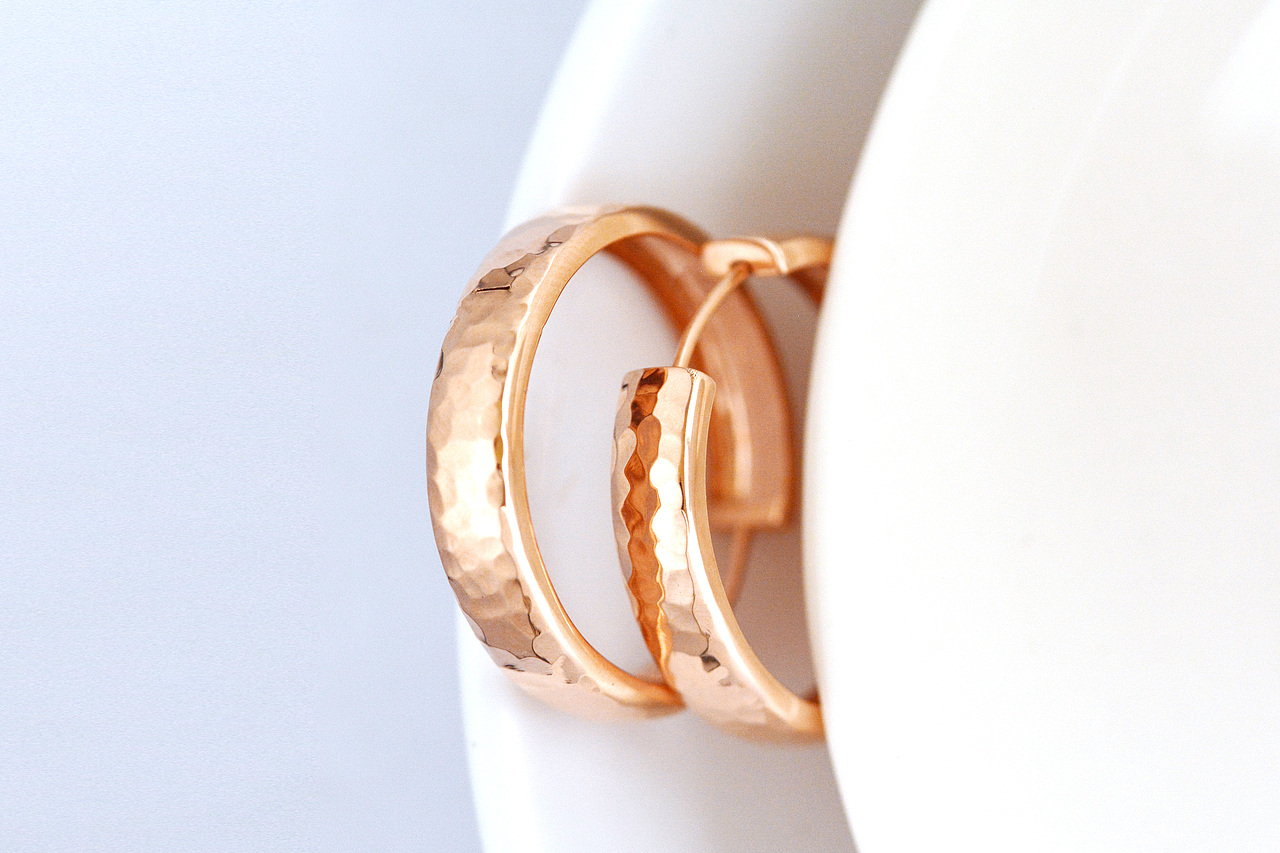 18K玫瑰金耳环|敲击纹