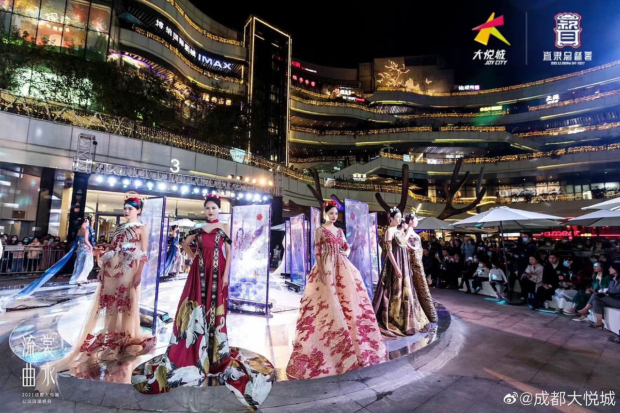 【流裳曲水】大悦城舞台秀场主题美陈（图ZMjc5NzE0NTEy） - 舞台美术 - 站酷设计师朱多多原创素材 - 站酷ZCOOL