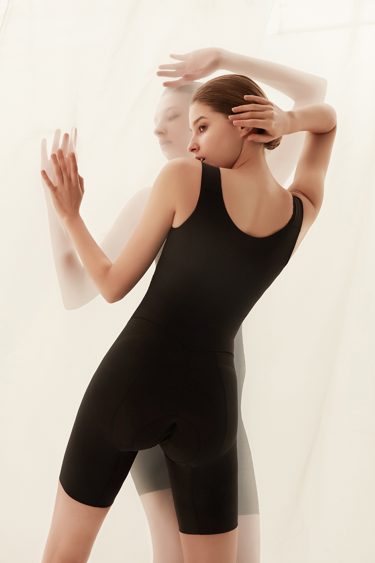 时尚内衣塑身衣大片