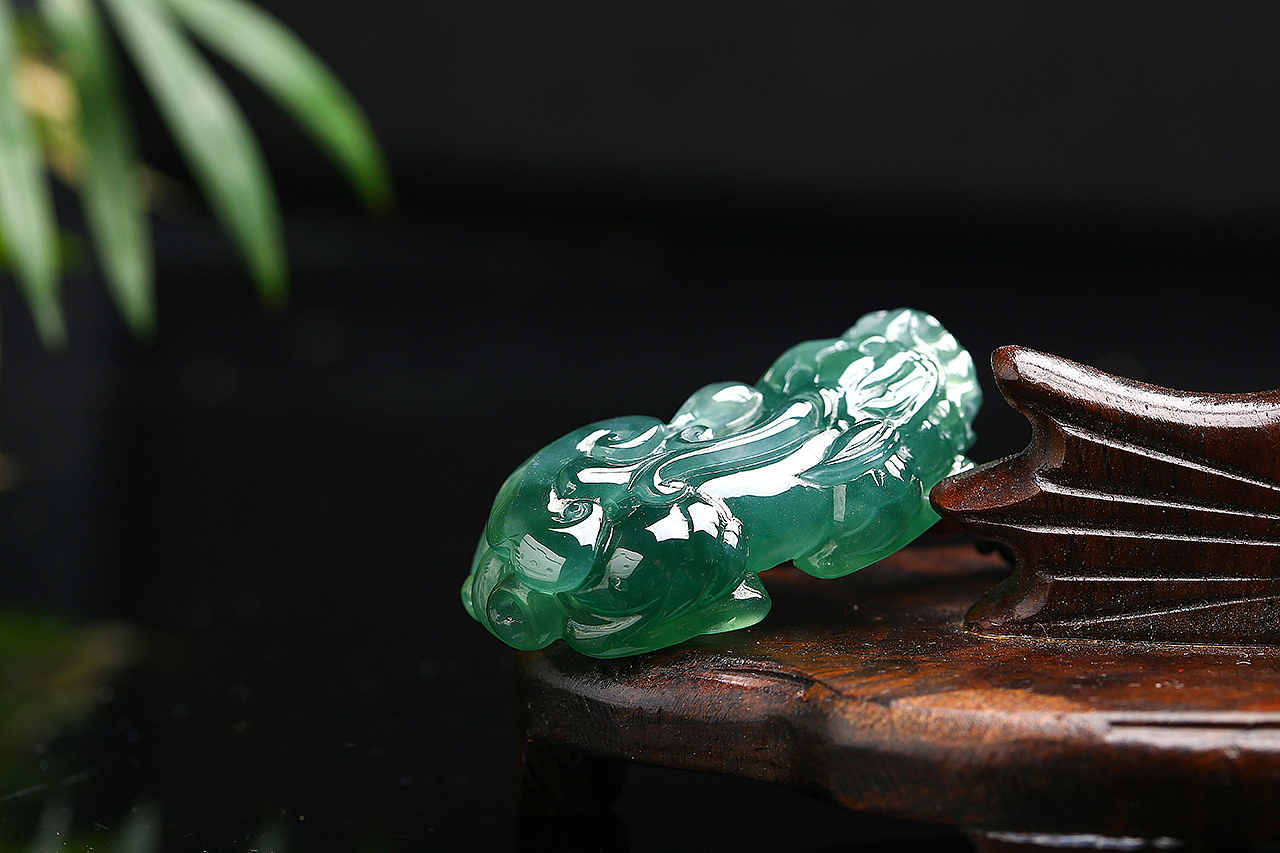 翡翠貔貅（图ZMTA2MzI5NTc2） - 产品摄影 - 站酷设计师000000张原创素材 - 站酷ZCOOL