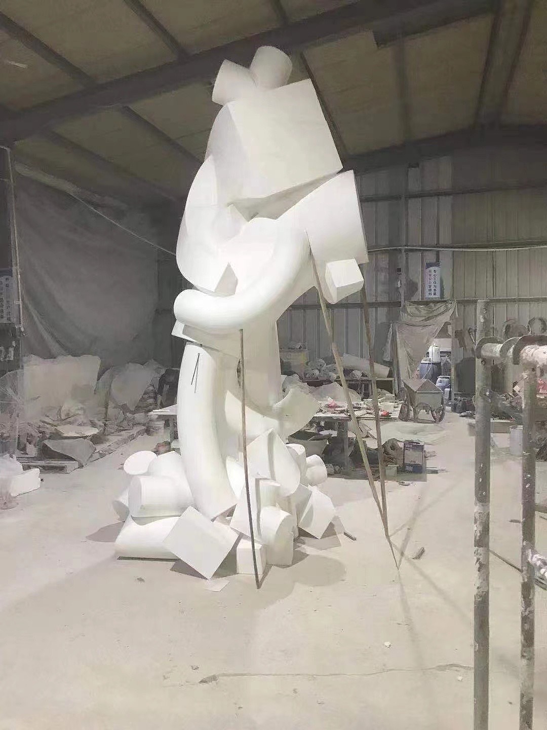 武汉-商业体爱情💑提材-雕塑-展示（图ZMzQ3MjQ1Nzg0） - 雕塑 - 站酷设计师德森雕塑标识景观原创素材 - 站酷ZCOOL