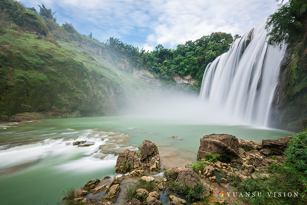 expressions-of-nature:Huangguoshu Waterfall, China by Yang Shuo