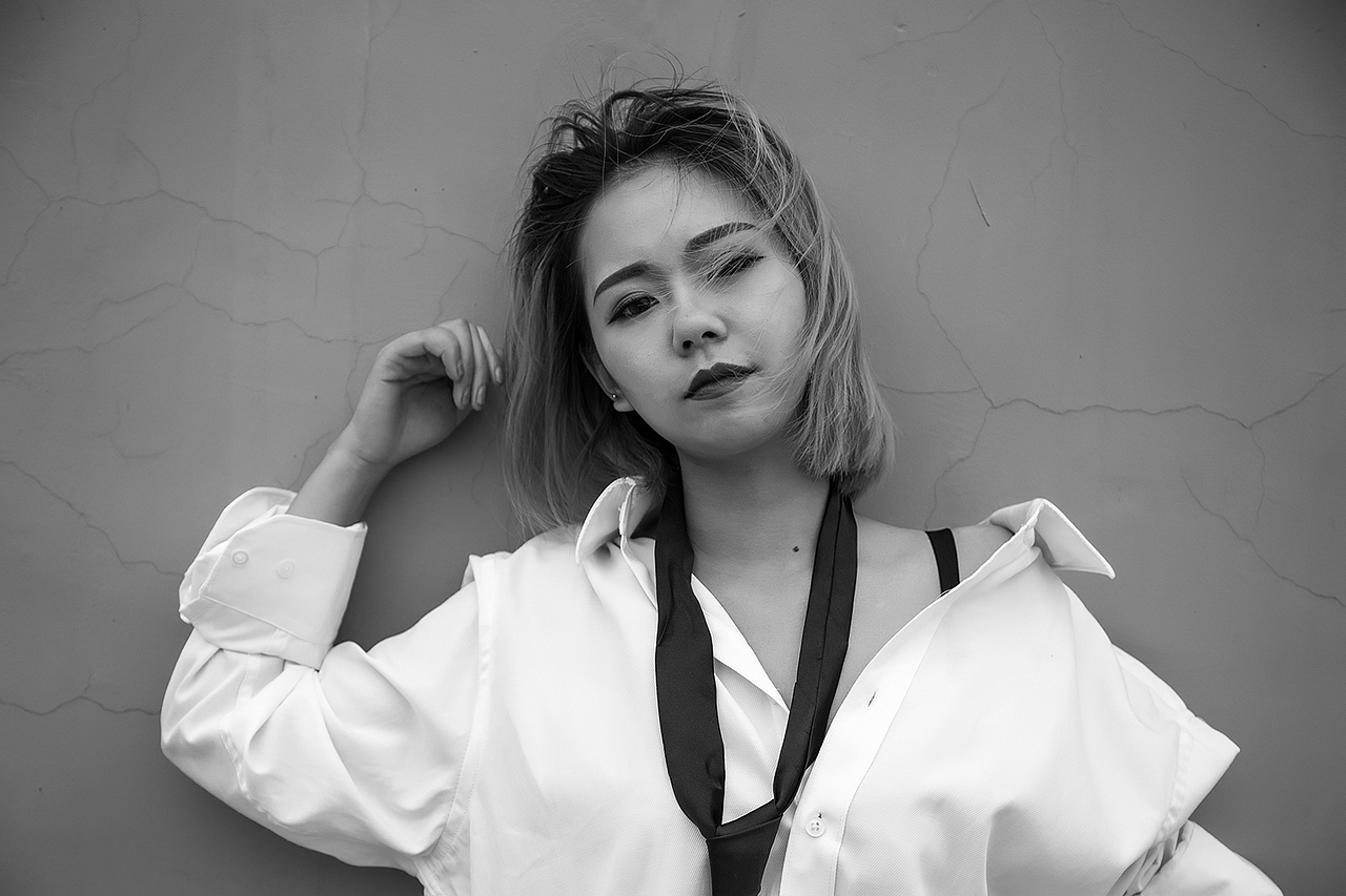 衬衣写真一套。