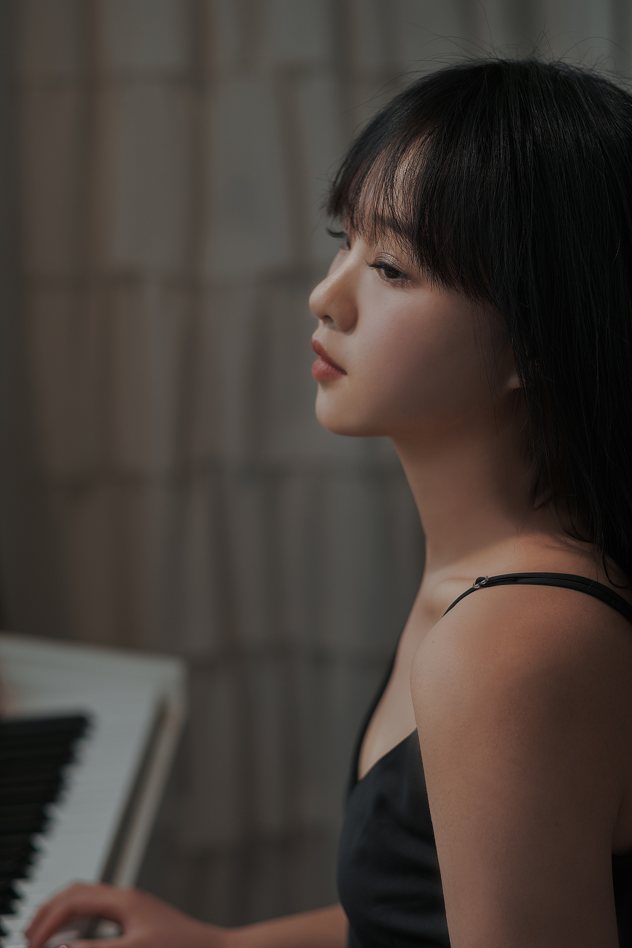 微光（图ZMjQxMzUwMTQ0） - 人像摄影 - 站酷设计师单梨_原创素材 - 站酷ZCOOL