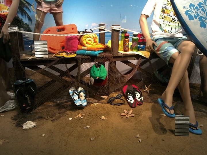 夏季橱窗——浪板道具等展示定制