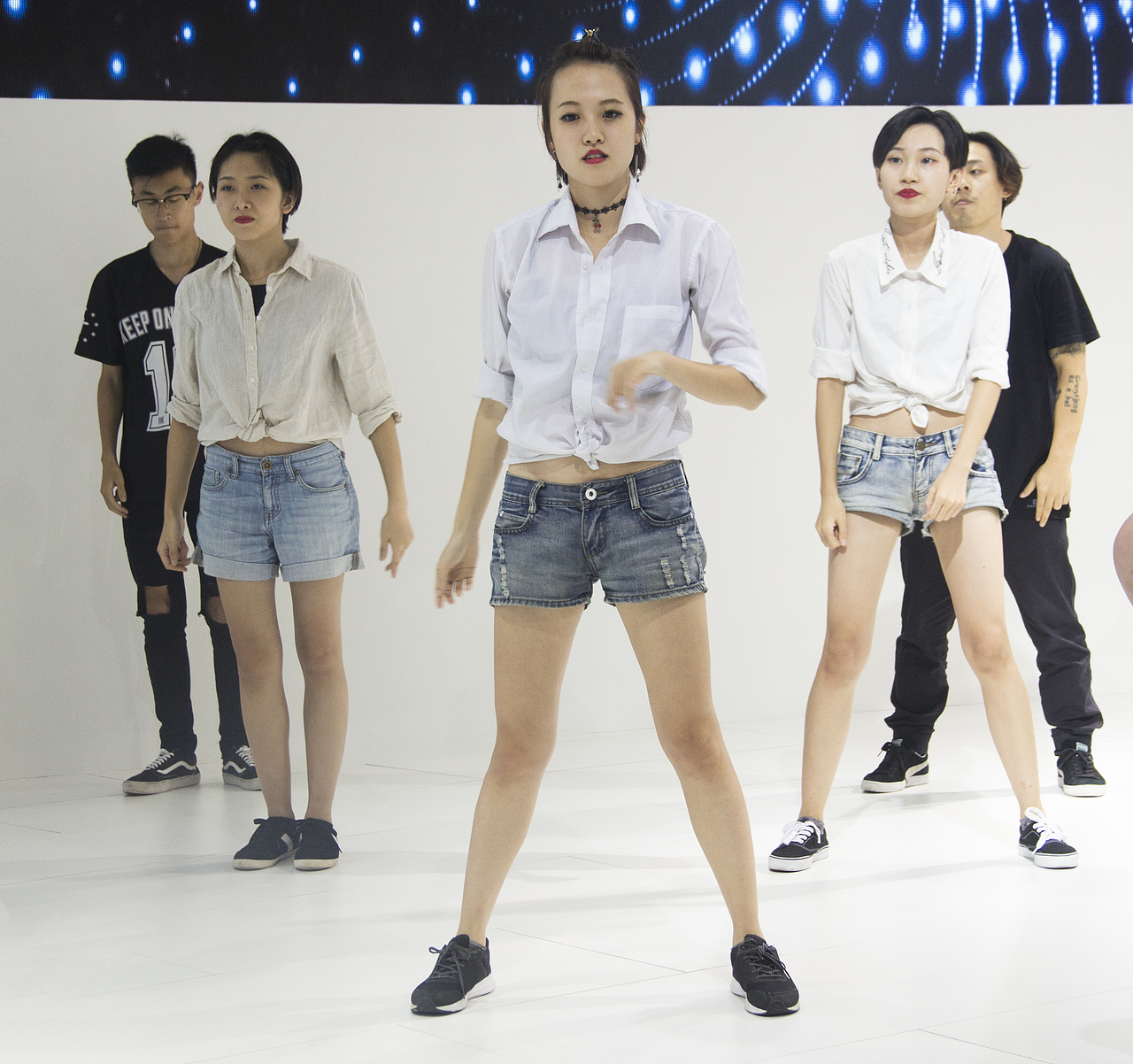 2016.8.20第十一届大连星海车展车模（图ZNTY2NzExNTY=） - 人像摄影 - 站酷设计师UNAL原创素材 - 站酷ZCOOL