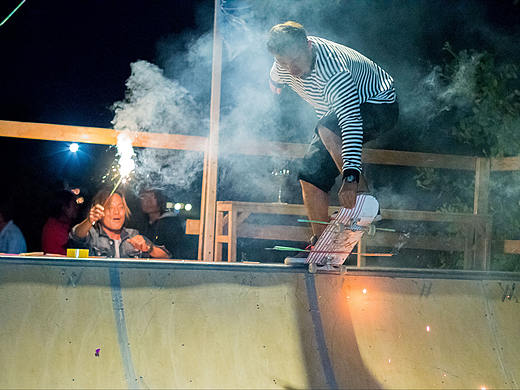 沙卡冲浪俱乐部第一个也是倒数第四个新年快乐顺带元宵