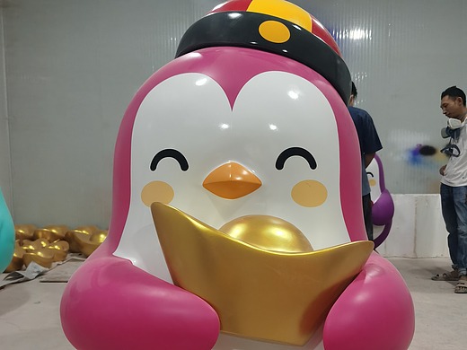 商业形象卡通玻璃钢企鹅造型摆件