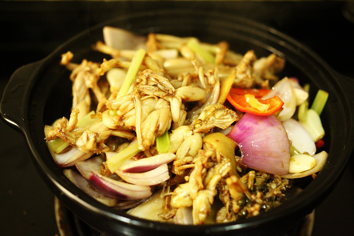 菜男炸糊椒炒肥肠啫啫田鸡煲回帖每人送书一本