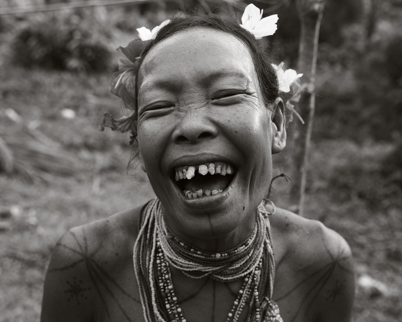 土人 明打威族>