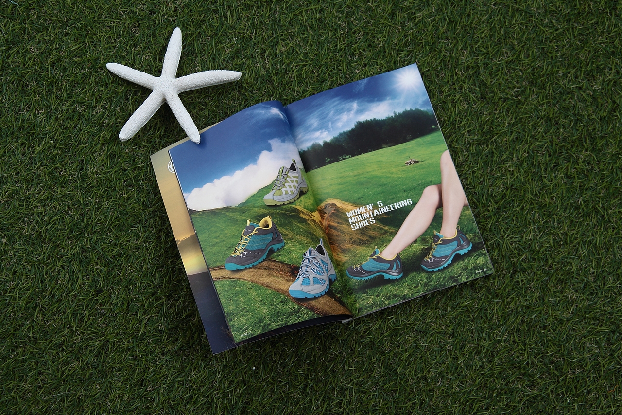 休闲鞋画册设计[原创作品]（图ZMjc1NDM5ODc2） - 书籍/画册 - 站酷设计师karin_薛薛原创素材 - 站酷ZCOOL