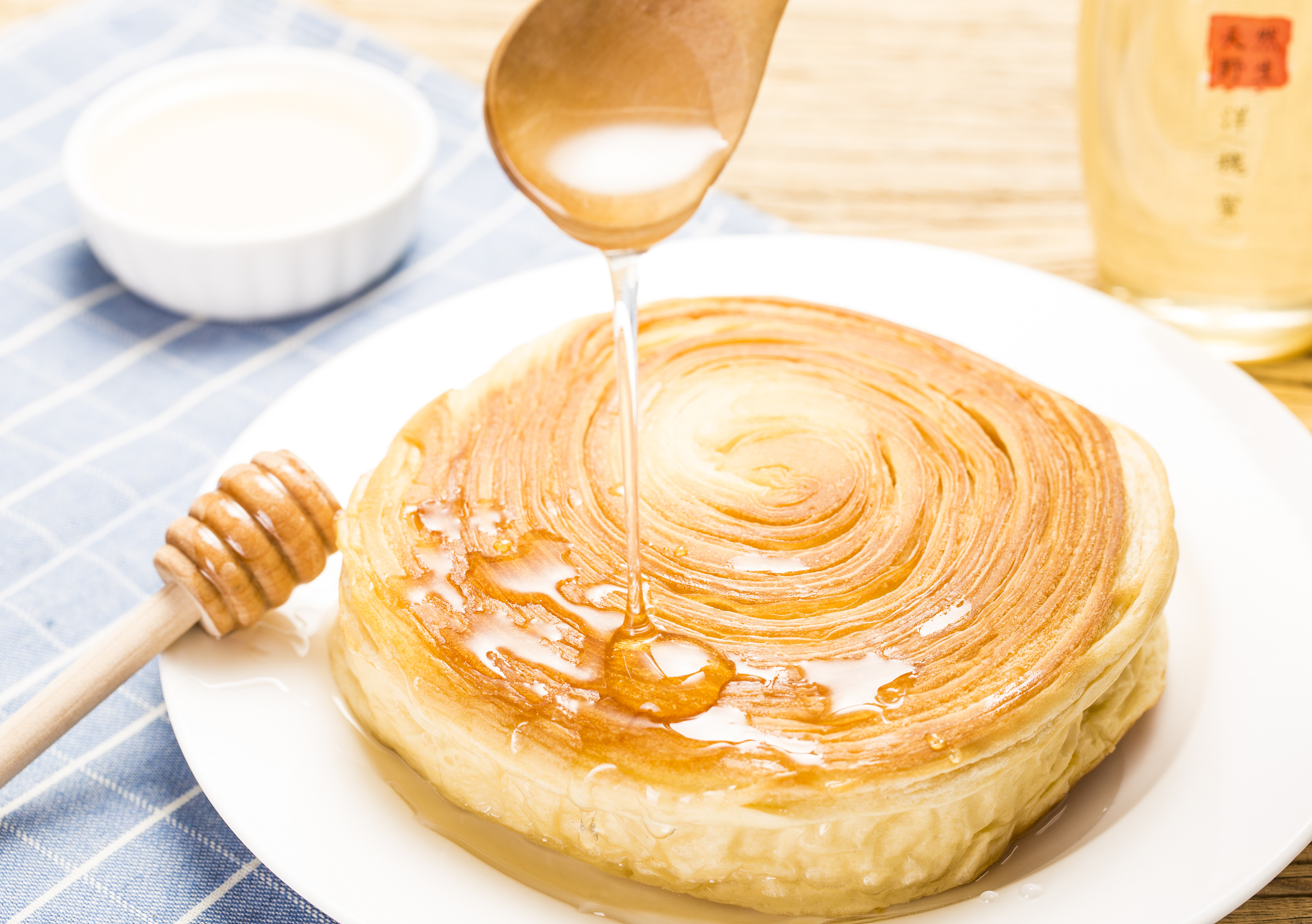 蜂蜜与水果面包