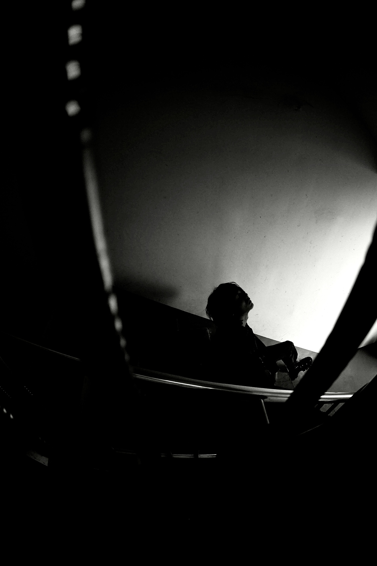 囚笼（图ZMjUzNzI0NTg4） - 人像摄影 - 站酷设计师摄影师ZHANG原创素材 - 站酷ZCOOL