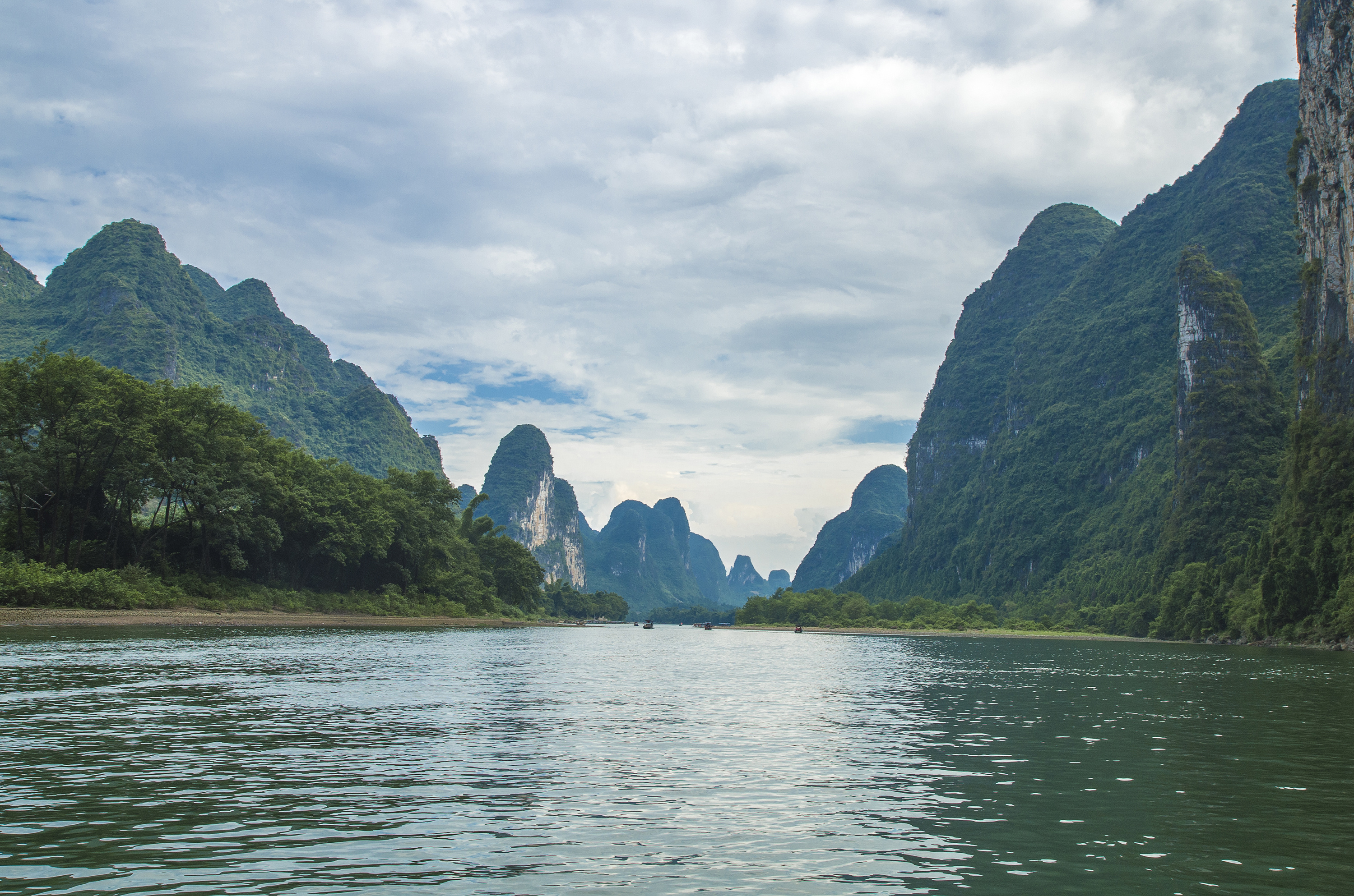 桂林漓江九马画山 vs club med