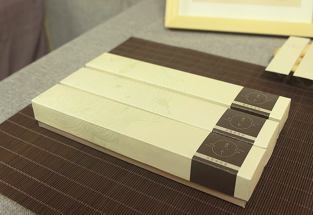 “素心”香品包装设计 2017 #青春答卷#（图ZODk5NzEwNzI=） - 包装 - 站酷设计师Berylll原创素材 - 站酷ZCOOL