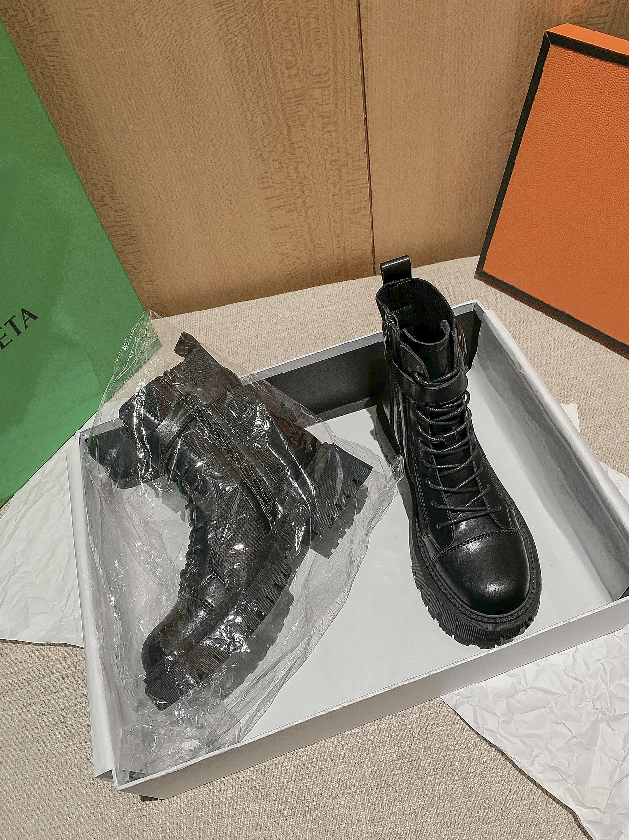 酒店风鞋子拍摄，2020年淘品牌主打风格（图ZMjI2MTQ0NDM2） - 产品摄影 - 站酷设计师吴小黑style摄影原创素材 - 站酷ZCOOL