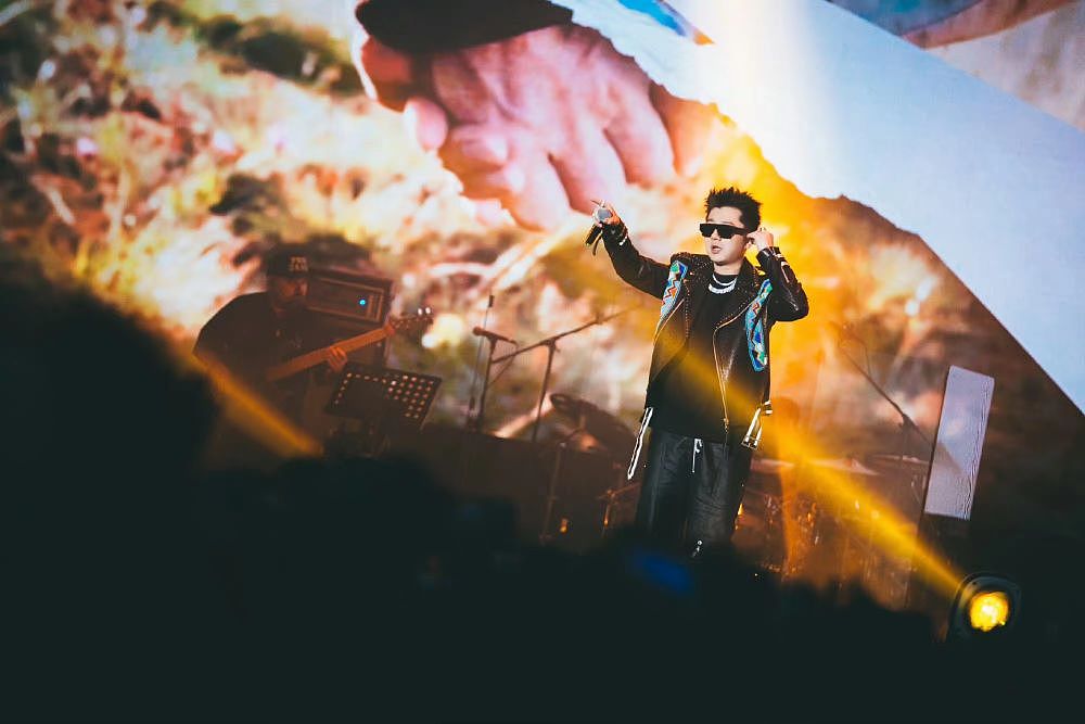 王以太艾热成都演唱会炸场