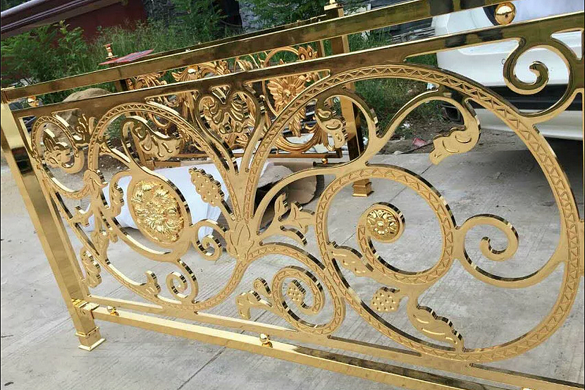 土豪别墅御用艺术楼梯护栏铝雕刻楼梯..