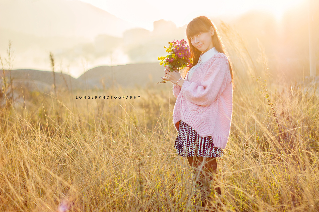 蒹葭苍苍-夕阳下的阿迪丽娜（图ZNDExMTQ3NTY=） - 人像摄影 - 站酷设计师LONGER图片搬运工原创素材 - 站酷ZCOOL